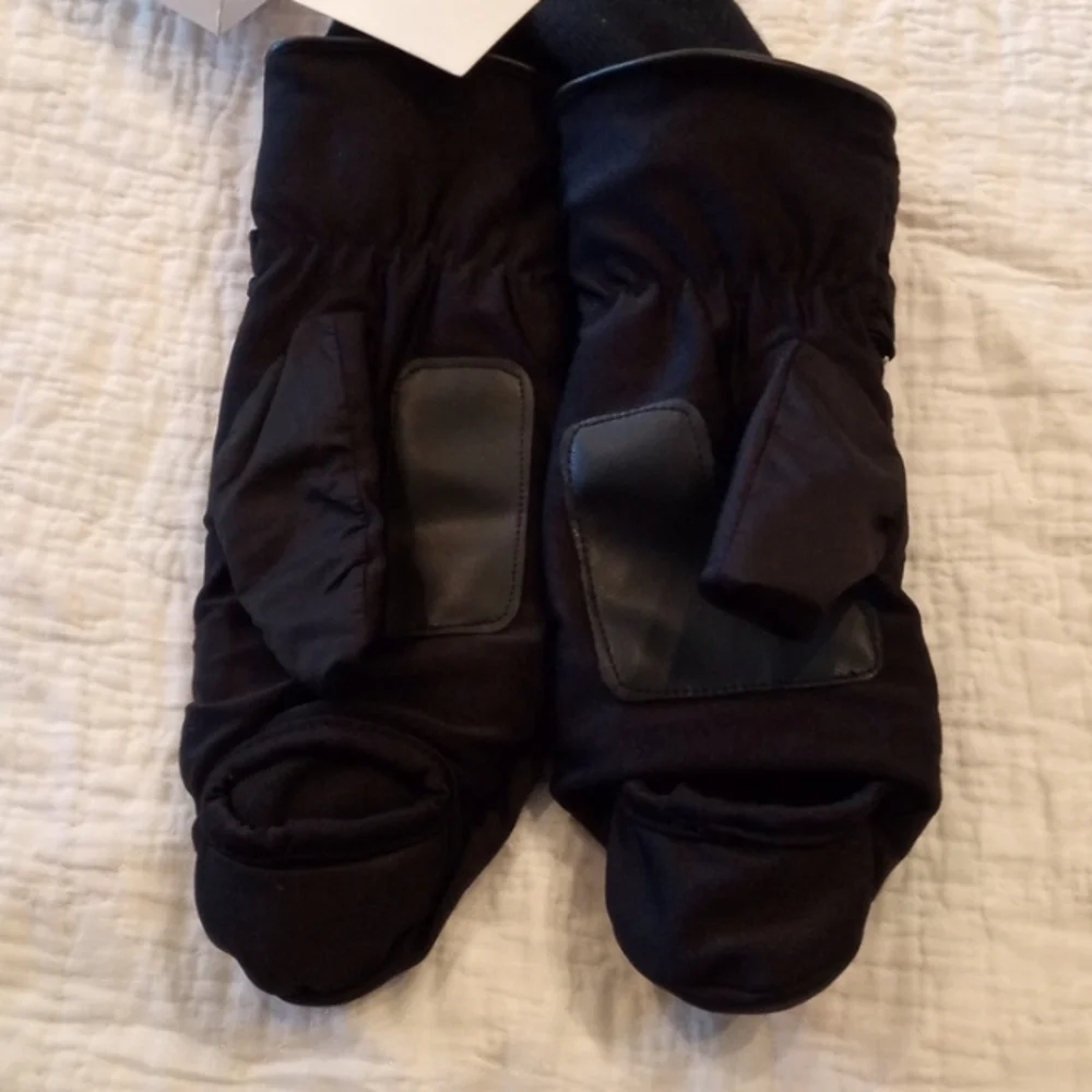 NWT Black Calvin Klein women's Mittens Small